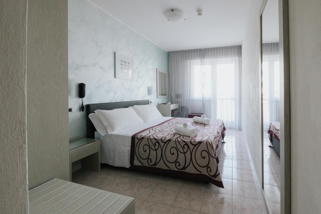 Hotel Gloria Линьяно-Саббьядоро Экстерьер фото