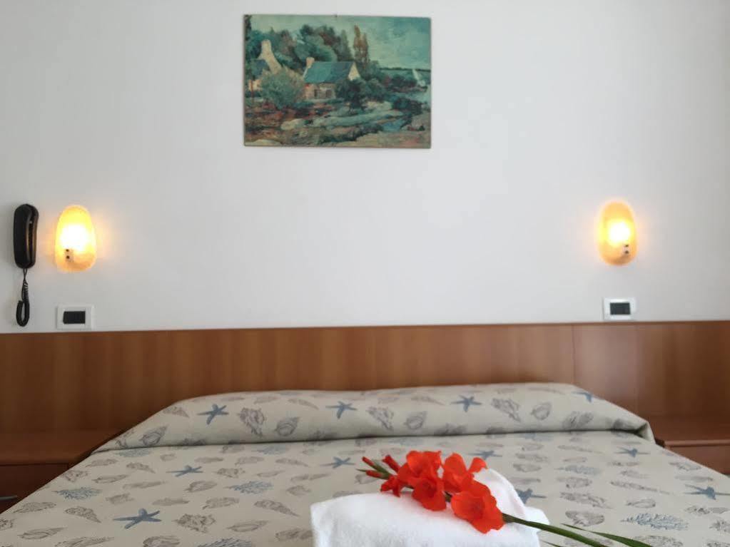 Hotel Gloria Линьяно-Саббьядоро Экстерьер фото