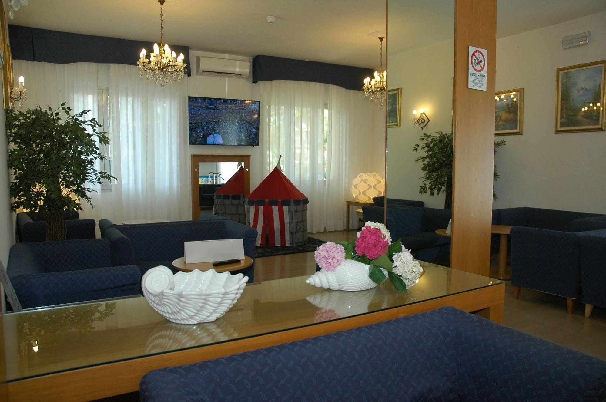 Hotel Gloria Линьяно-Саббьядоро Экстерьер фото
