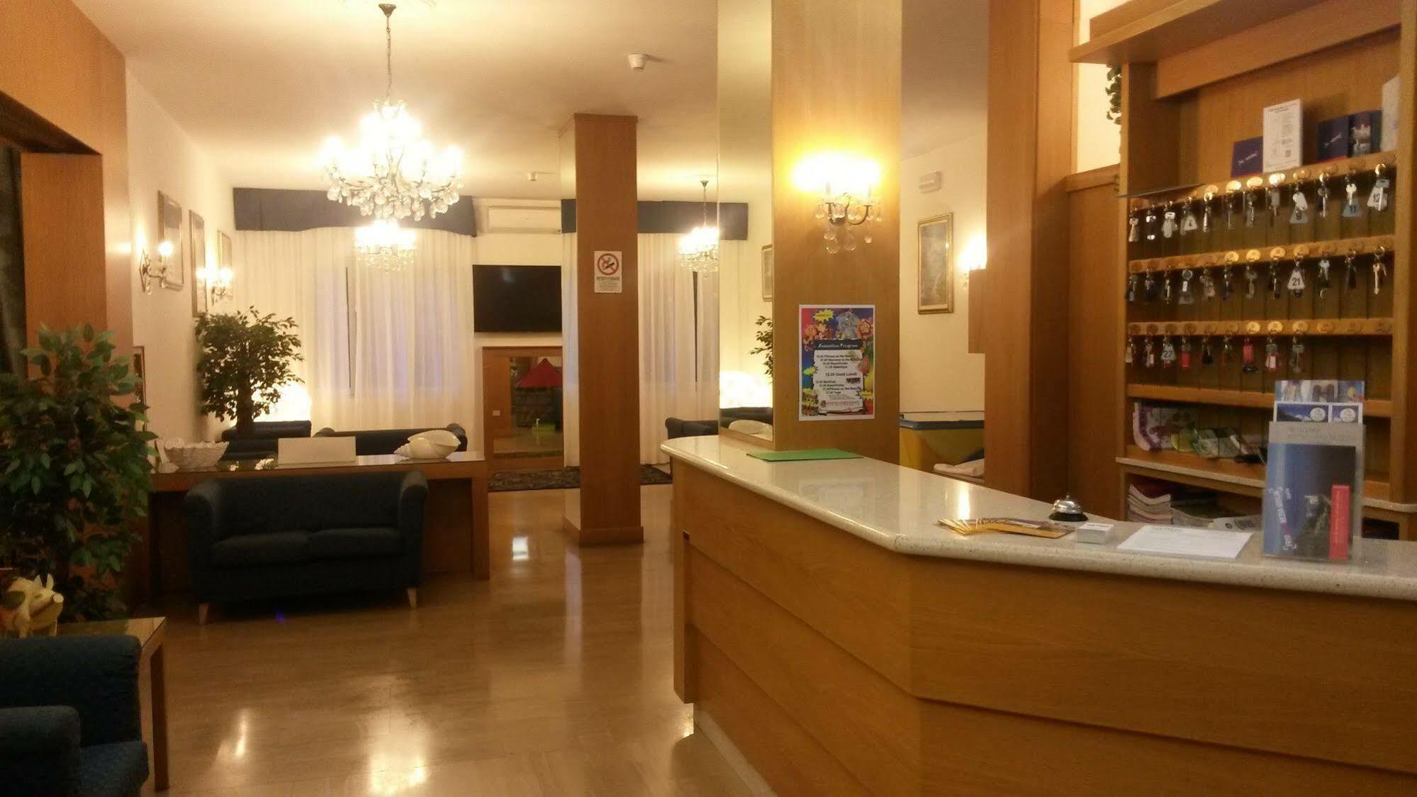 Hotel Gloria Линьяно-Саббьядоро Экстерьер фото